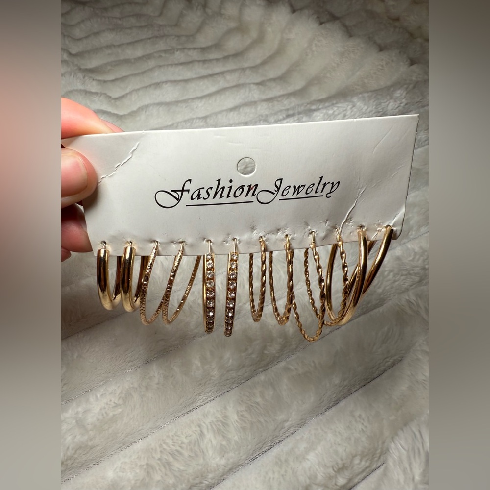 Elegant Gold Hoop Earrings Set